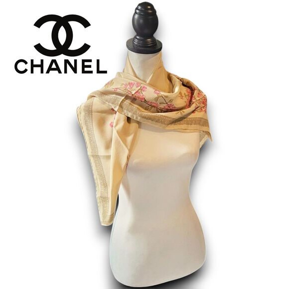 Chanel EXCLUSIVE DESIGN Beige & Pink Floral Large 34" Silk Scarf Vintage Y2K EUC - Picture 1 of 10